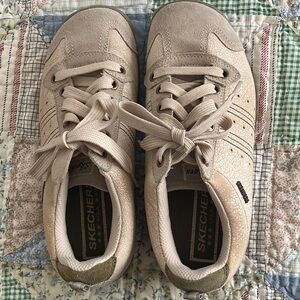 Skechers Size 8 Light Tan Leather Sneakers. Nice tow box!